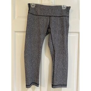 Lululemon Women Capri Mid High Rise Leggings Sz 8 Cropped Athleisure Stretch